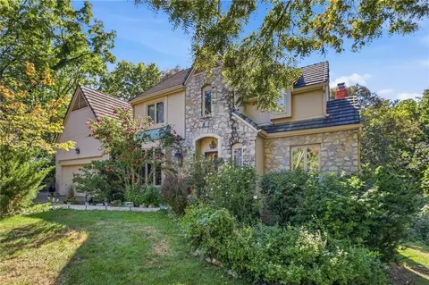 12414 Summit St, Kansas City, MO 64145
