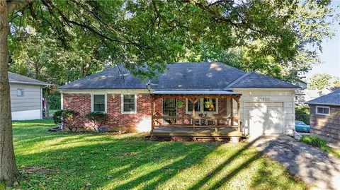 11300 Norton Ave, Kansas City, MO 64137