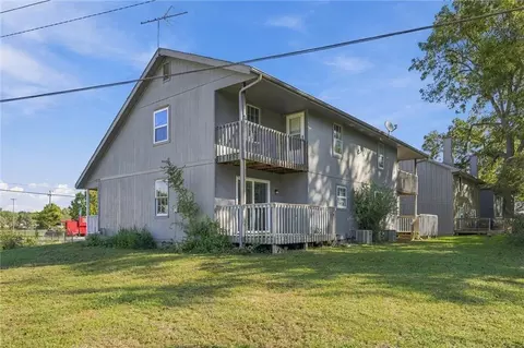 Exterior - 307 E Main St # B, Smithville, MO 64089 photo 11 of 11