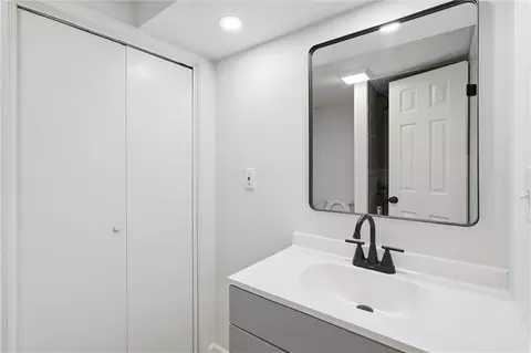 Bath - 307 E Main St # B, Smithville, MO 64089 photo 3 of 3