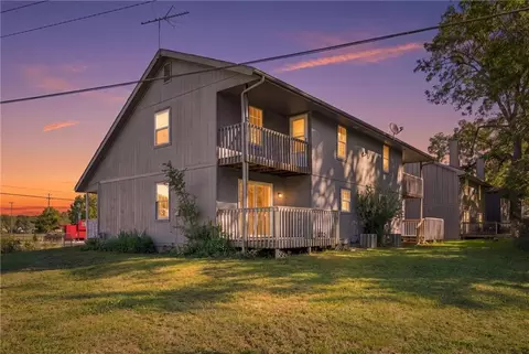 Exterior - 307 E Main St # B, Smithville, MO 64089 photo 5 of 11