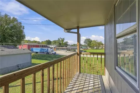 Exterior - 307 E Main St # B, Smithville, MO 64089 photo 7 of 11
