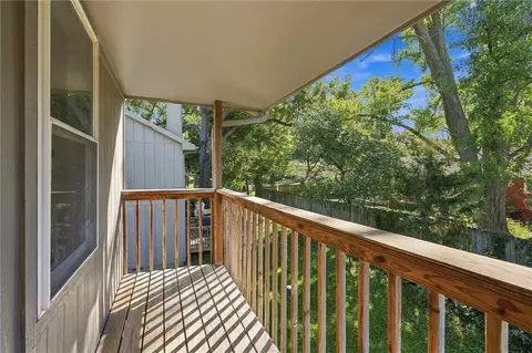 Exterior - 307 E Main St # B, Smithville, MO 64089 photo 8 of 11