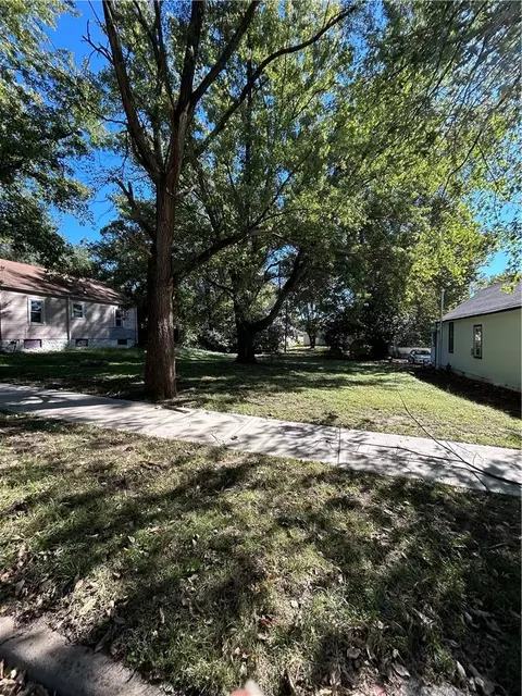 521 525 Dakota St, Leavenworth, KS 66048