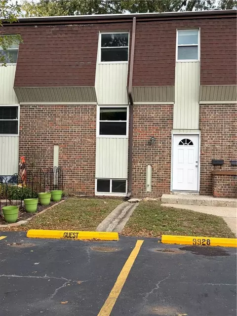 9928 52nd St, Merriam, KS 66203