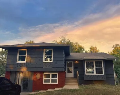 8901 Blue Ridge Blvd, Kansas City, MO 64138