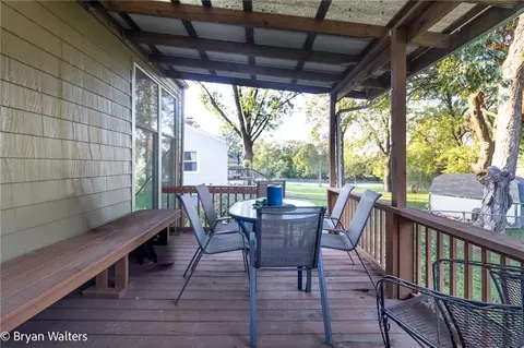 Exterior - 2505 Glen Ln, Independence, MO 64052 photo 4 of 9
