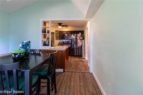 Entry Way - 2505 Glen Ln, Independence, MO 64052 photo 1 of 2