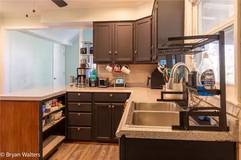Kitchen - 2505 Glen Ln, Independence, MO 64052 photo 4 of 4