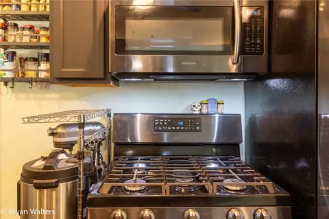 Kitchen - 2505 Glen Ln, Independence, MO 64052 photo 3 of 4