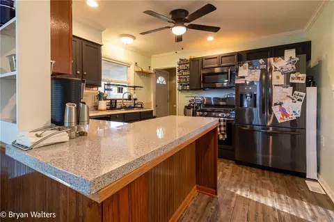 Kitchen - 2505 Glen Ln, Independence, MO 64052 photo 1 of 4
