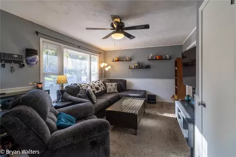 Living - 2505 Glen Ln, Independence, MO 64052 photo 1 of 1