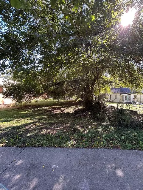 510 Dakota St, Leavenworth, KS 66048