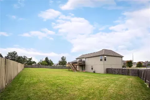 Exterior - 1900 Sequoia Dr, Raymore, MO 64083 photo 4 of 4