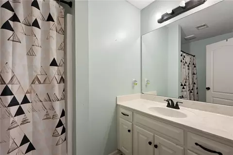 Bath - 1900 Sequoia Dr, Raymore, MO 64083 photo 4 of 4