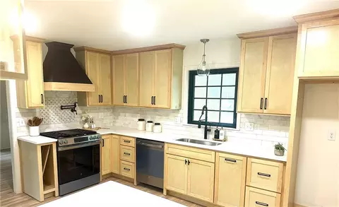 12001 Aberdeen St, Leawood, KS 66209