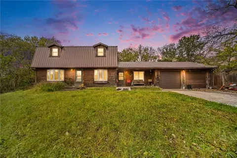 6810 NW Martin Rd, Kansas City, MO 64163