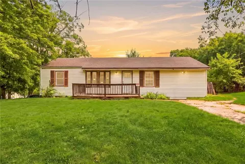 10013 Bellaire Ave, Kansas City, MO 64134