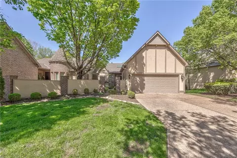 12452 Linden St, Leawood, KS 66209