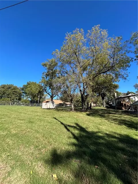 2808 Home Pl, Leavenworth, KS 66048