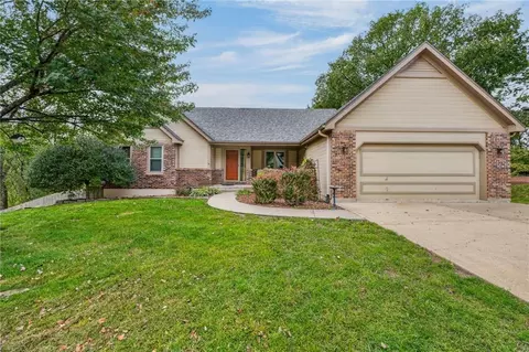 7312 N Strathbury Ave, Kansas City, MO 64151