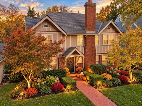 6421 Washington St, Kansas City, MO 64113