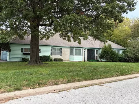 7400 73 St, Kansas City, MO 64133