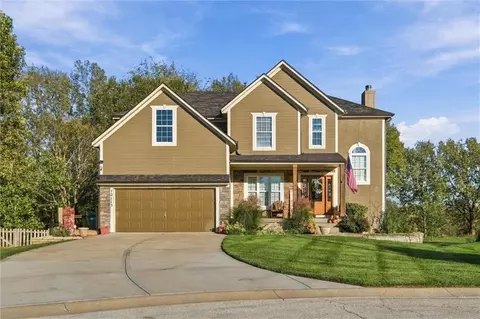 12113 Pebble Beach Dr, Kansas City, KS 66109