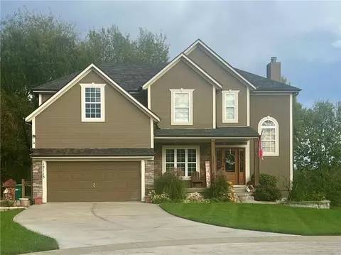 12113 Pebble Beach Dr, Kansas City, KS 66109