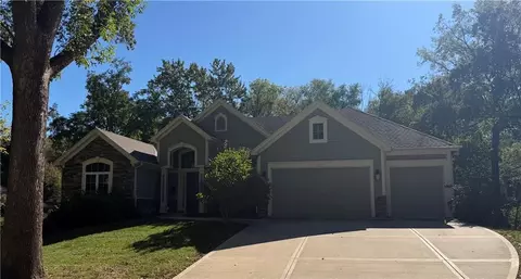 2907 W 98 St, Leawood, KS 66206