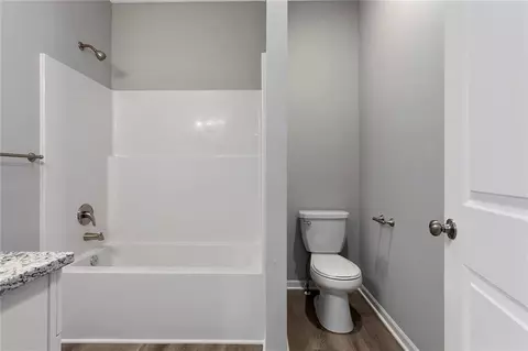 Bath - 524 Lemon Mint Dr, Raymore, MO 64083 photo 2 of 4