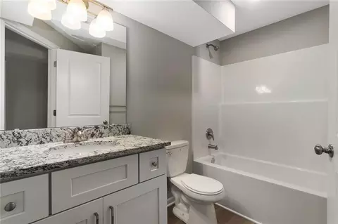 Bath - 524 Lemon Mint Dr, Raymore, MO 64083 photo 4 of 4