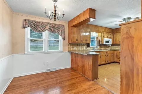 Dining - 8914 Park St, Lenexa, KS 66215 photo 1 of 1