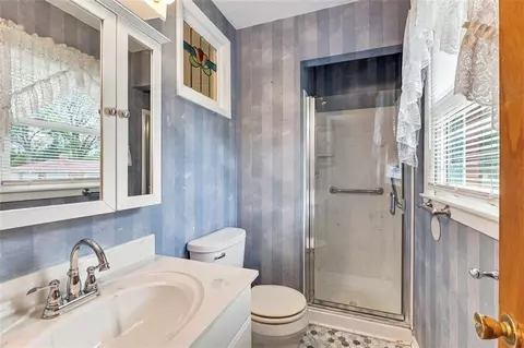 Bath - 8914 Park St, Lenexa, KS 66215 photo 2 of 2