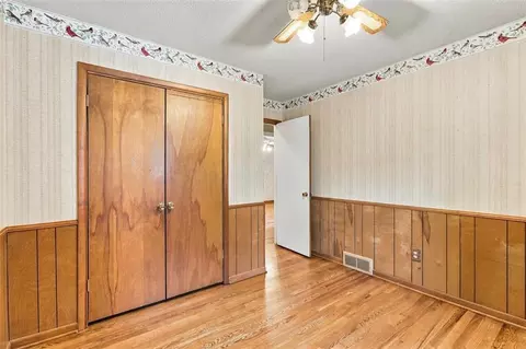 Bedroom - 8914 Park St, Lenexa, KS 66215 photo 2 of 9