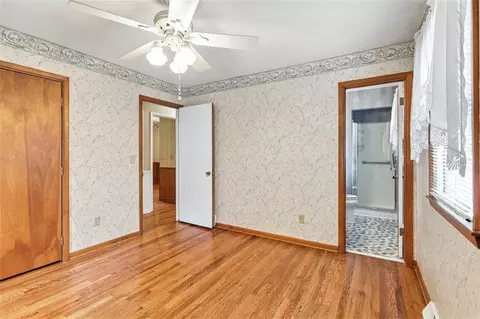Bedroom - 8914 Park St, Lenexa, KS 66215 photo 4 of 9
