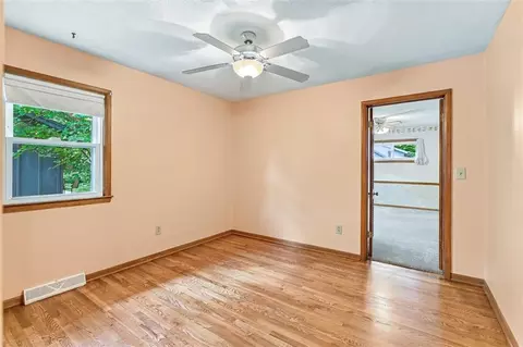 Bedroom - 8914 Park St, Lenexa, KS 66215 photo 6 of 9