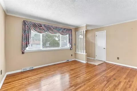 Living - 8914 Park St, Lenexa, KS 66215 photo 2 of 7