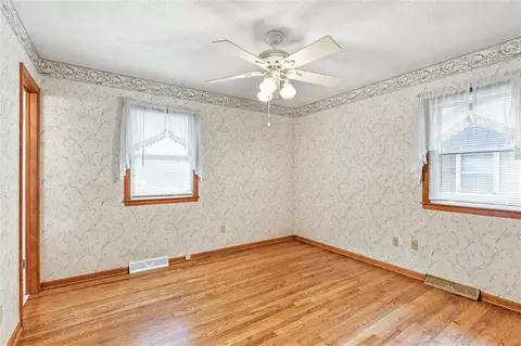 Bedroom - 8914 Park St, Lenexa, KS 66215 photo 3 of 9
