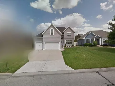 15427 S Greenwood St, Olathe, KS 66062