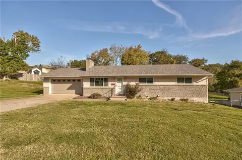 3910 NE 54th St, Kansas City, MO 64119