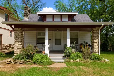4021 E 68th St, Kansas City, MO 64132