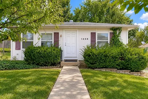 1208 NE 46th Ter, Kansas City, MO 64116