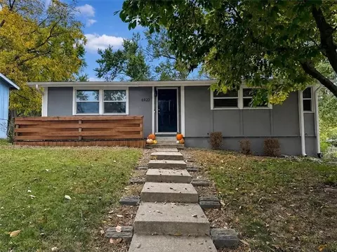 6923 NW 78th St, Kansas City, MO 64152