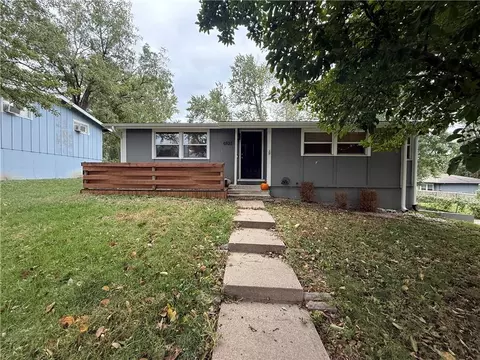 6923 NW 78th St, Kansas City, MO 64152
