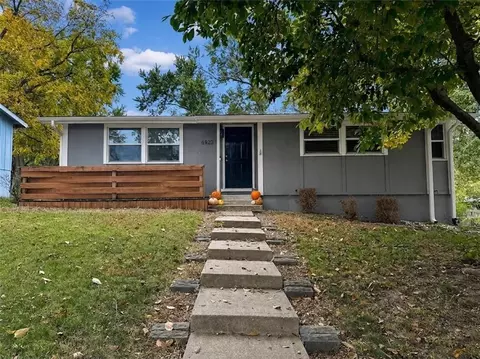 6923 NW 78th St, Kansas City, MO 64152