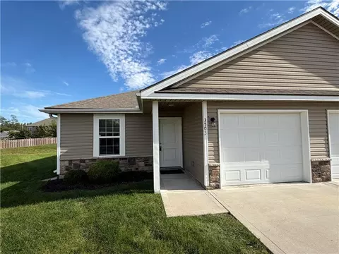 3503 NW 93rd St, Kansas City, MO 64154