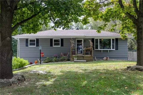 2836 Blackwell Rd, Saint Joseph, MO 64506