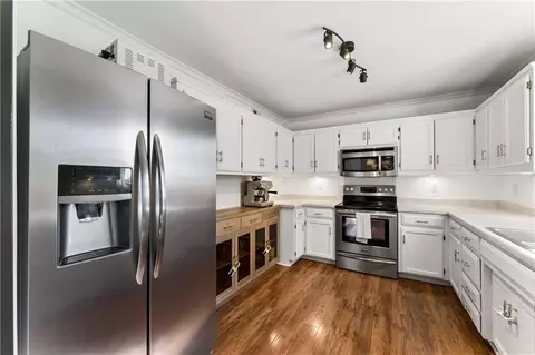 Kitchen - 5780 Apache Dr, Shawnee, KS 66226 photo 2 of 4