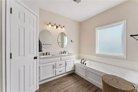 Bath - 5780 Apache Dr, Shawnee, KS 66226 photo 1 of 5